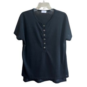 Women's Pink Lily Short Sleeve Shirt. Black. Size S